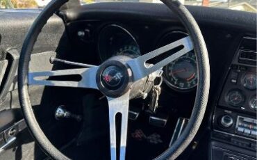 Unknown-Corvette-1969-Burgundy-Black-17