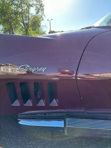 Unknown-Corvette-1969-Burgundy-Black-3
