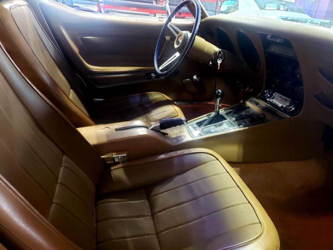 Unknown-Corvette-1969-Gold-Brown-3