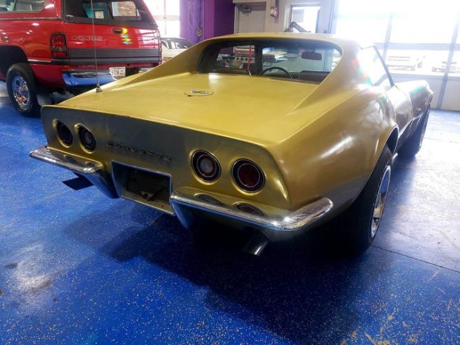 Unknown-Corvette-1969-Gold-Brown-4