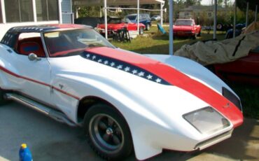 Unknown-Corvette-1970-Custom-Red-12
