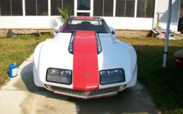 Unknown-Corvette-1970-Custom-Red-13