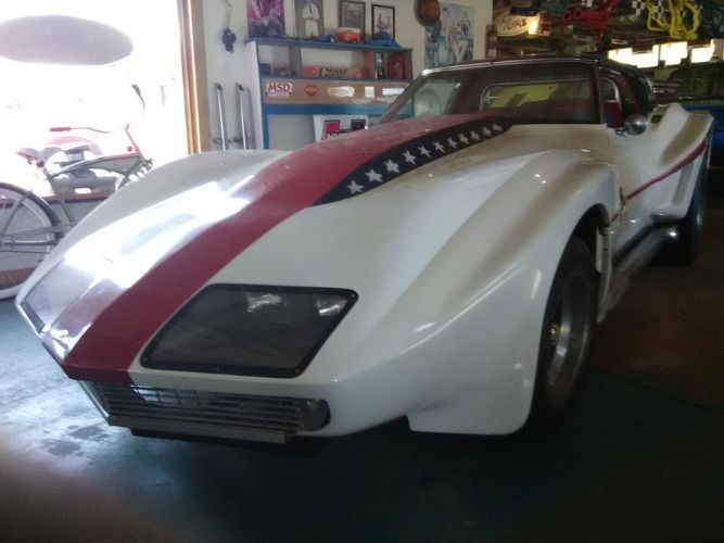 Unknown-Corvette-1970-Custom-Red-14