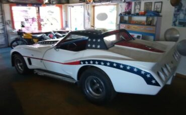Unknown-Corvette-1970-Custom-Red-5