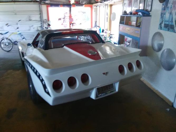 Unknown-Corvette-1970-Custom-Red-6