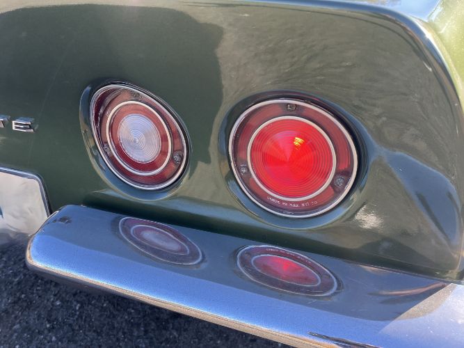 Unknown-Corvette-1970-Green-Tan-16