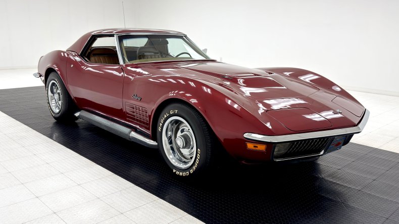 Unknown-Corvette-1970-Marlboro-Maroon-Saddle-14