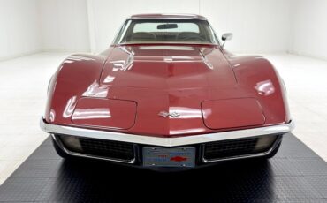 Unknown-Corvette-1970-Marlboro-Maroon-Saddle-15