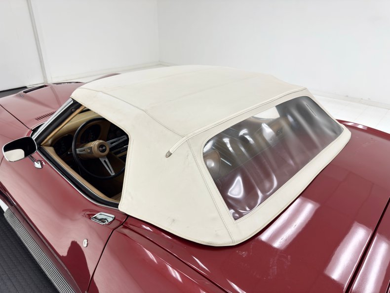 Unknown-Corvette-1970-Marlboro-Maroon-Saddle-2