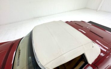 Unknown-Corvette-1970-Marlboro-Maroon-Saddle-22