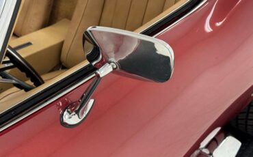 Unknown-Corvette-1970-Marlboro-Maroon-Saddle-23
