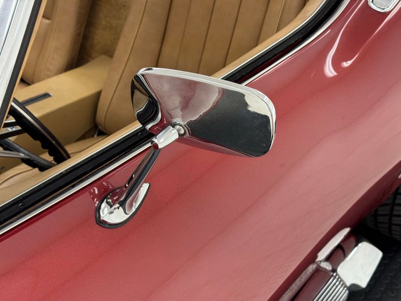 Unknown-Corvette-1970-Marlboro-Maroon-Saddle-23