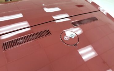 Unknown-Corvette-1970-Marlboro-Maroon-Saddle-28