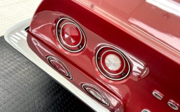 Unknown-Corvette-1970-Marlboro-Maroon-Saddle-29