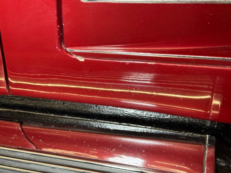 Unknown-Corvette-1970-Marlboro-Maroon-Saddle-31