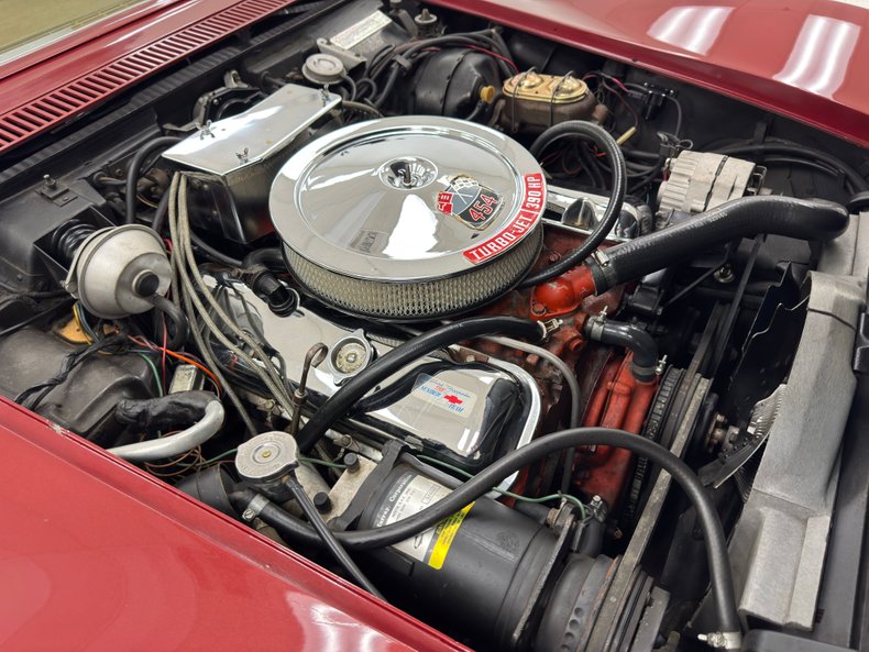 Unknown-Corvette-1970-Marlboro-Maroon-Saddle-35