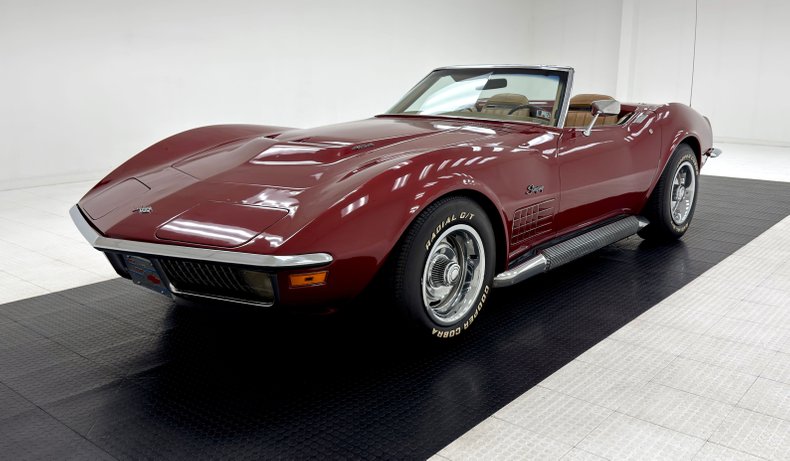Unknown-Corvette-1970-Marlboro-Maroon-Saddle-4