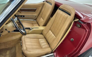 Unknown-Corvette-1970-Marlboro-Maroon-Saddle-40