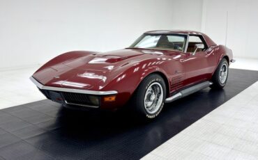 Unknown-Corvette-1970-Marlboro-Maroon-Saddle-45