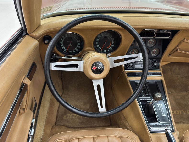 Unknown-Corvette-1970-Marlboro-Maroon-Saddle-46