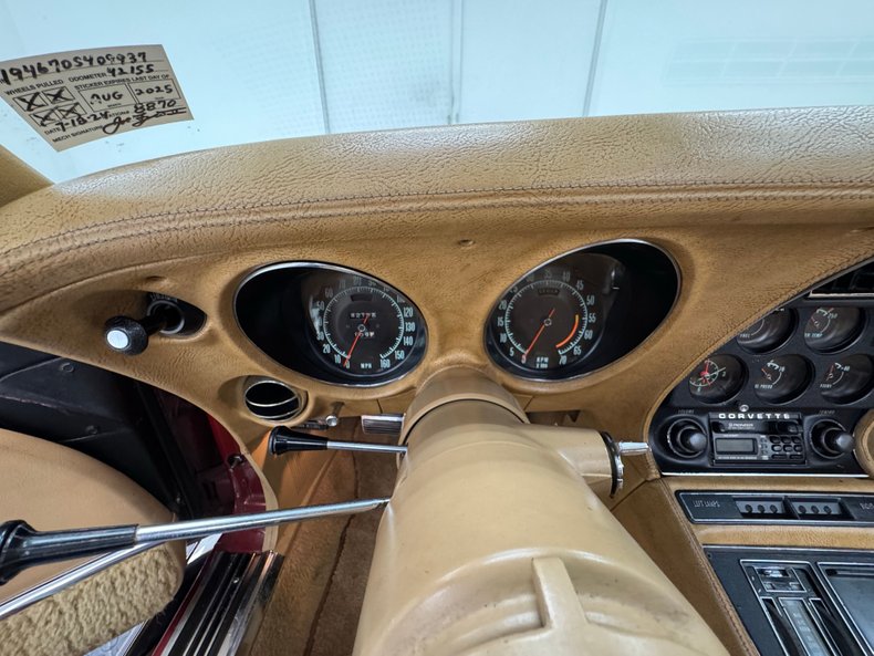 Unknown-Corvette-1970-Marlboro-Maroon-Saddle-47