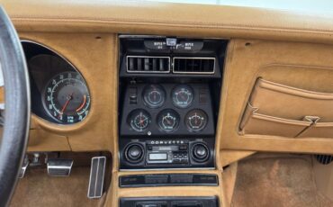Unknown-Corvette-1970-Marlboro-Maroon-Saddle-49