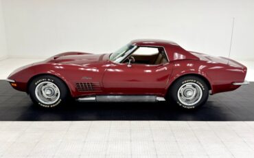Unknown-Corvette-1970-Marlboro-Maroon-Saddle-5