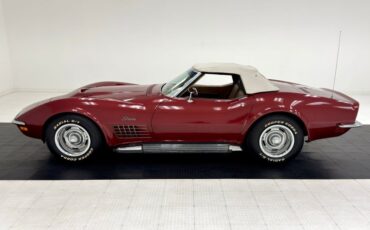 Unknown-Corvette-1970-Marlboro-Maroon-Saddle-6