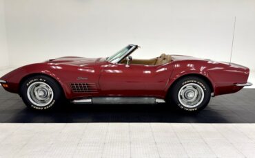 Unknown-Corvette-1970-Marlboro-Maroon-Saddle-7