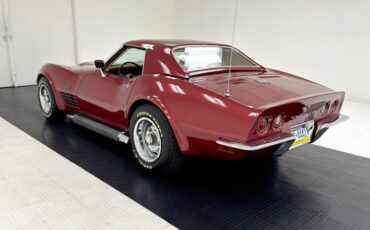 Unknown-Corvette-1970-Marlboro-Maroon-Saddle-8