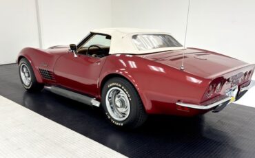 Unknown-Corvette-1970-Marlboro-Maroon-Saddle-9