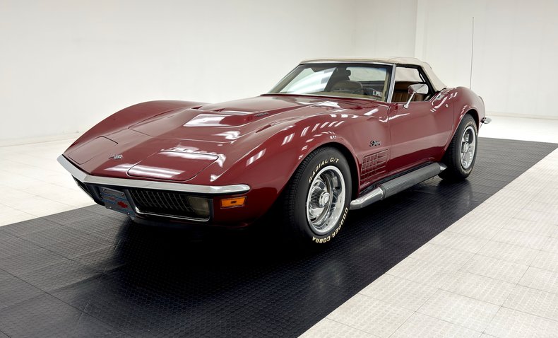 Unknown-Corvette-1970-Marlboro-Maroon-Saddle