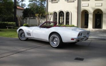 Unknown-Corvette-1970-White-Red-1
