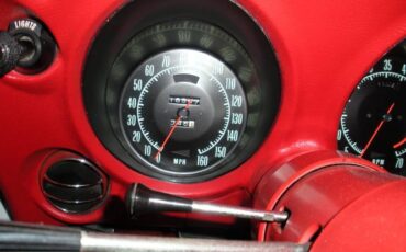 Unknown-Corvette-1970-White-Red-3