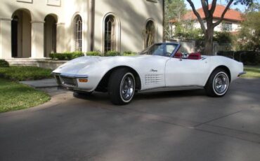 Unknown-Corvette-1970-White-Red