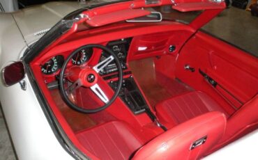Unknown-Corvette-1970-White-Red-4