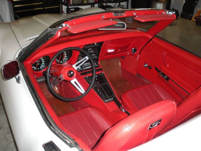 Unknown-Corvette-1970-White-Red-4