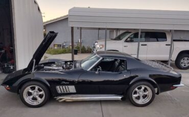 Unknown-Corvette-1971-Black-Black-Leather-2