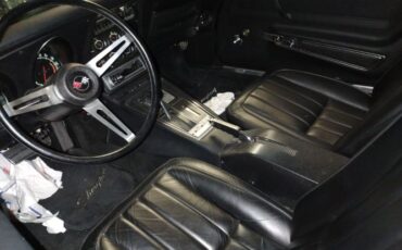 Unknown-Corvette-1971-Black-Black-Leather-8