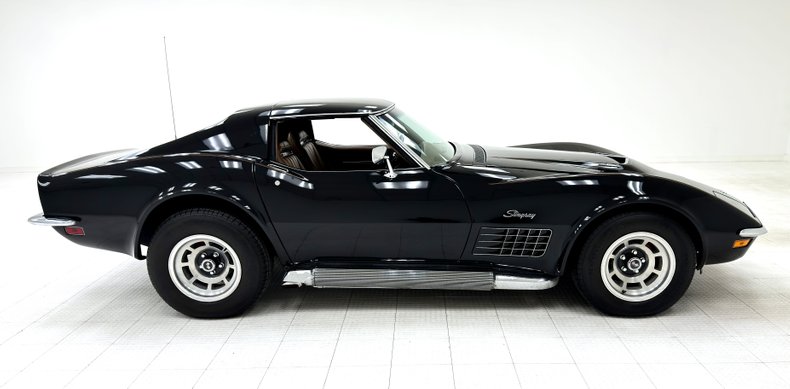 Unknown-Corvette-1971-Black-Saddle