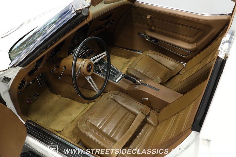 Unknown-Corvette-1971-Classic-White-Saddle-1