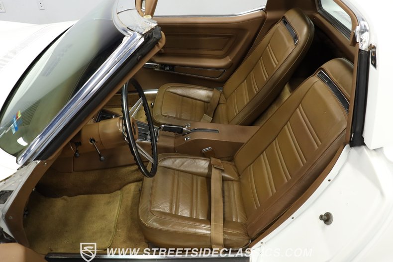 Unknown-Corvette-1971-Classic-White-Saddle-33