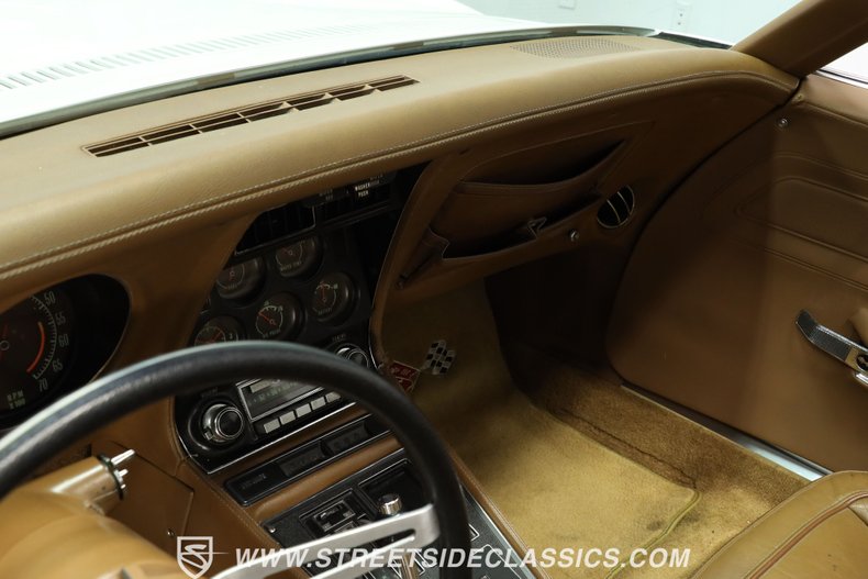 Unknown-Corvette-1971-Classic-White-Saddle-34