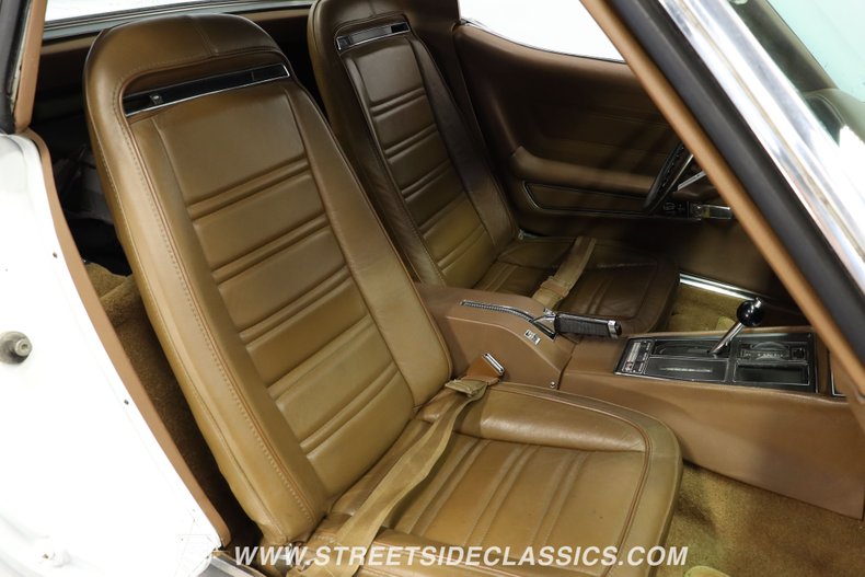 Unknown-Corvette-1971-Classic-White-Saddle-35