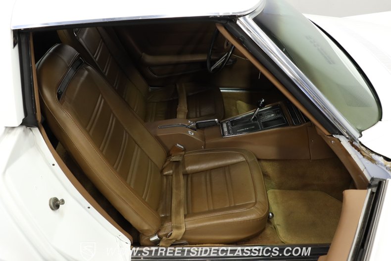 Unknown-Corvette-1971-Classic-White-Saddle-36