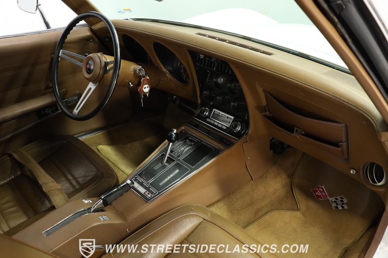 Unknown-Corvette-1971-Classic-White-Saddle-37