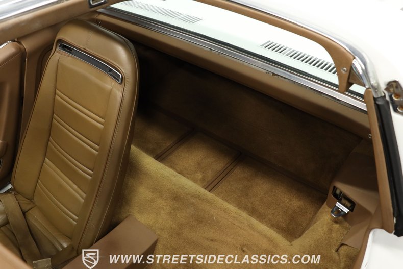 Unknown-Corvette-1971-Classic-White-Saddle-4