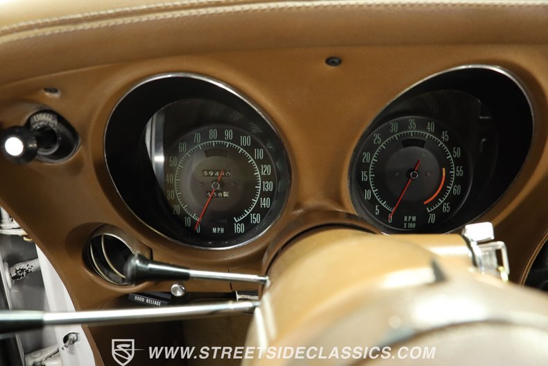 Unknown-Corvette-1971-Classic-White-Saddle-48