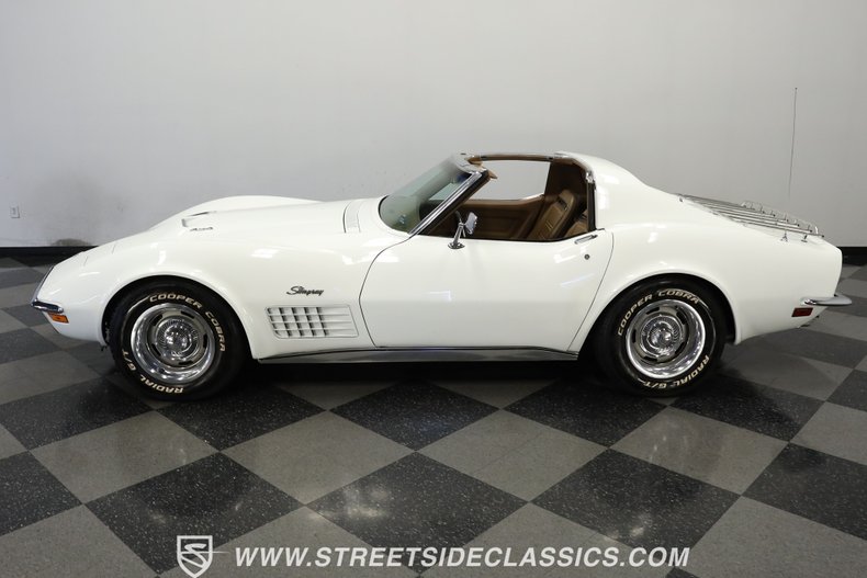 Unknown-Corvette-1971-Classic-White-Saddle