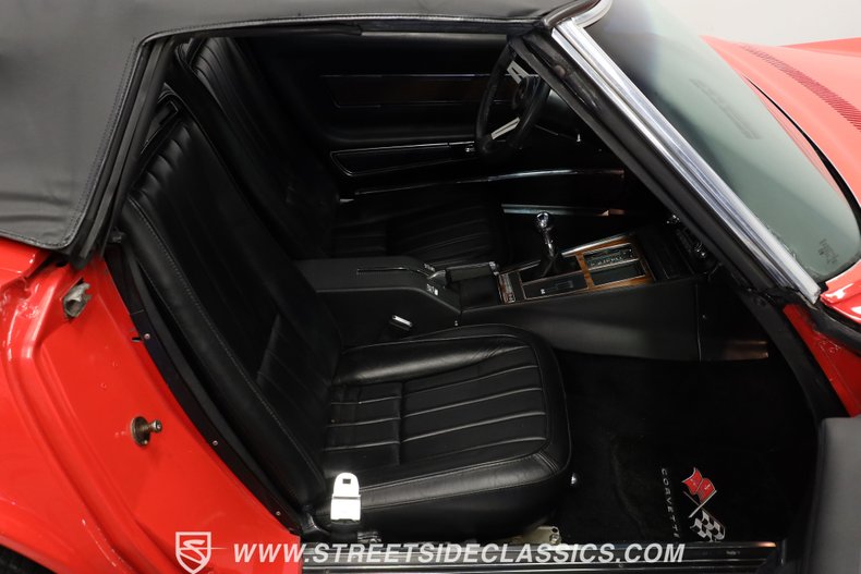 Unknown-Corvette-1971-Red-Black-2